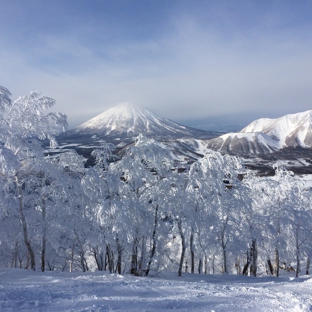 リゾートバイト 冬のおすすめは スキー場 出会いも沢山 稼ぐ 旅行 リゾバ